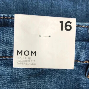 Forever 21 NWT- Cropped High Rise Mom Jeans Plus Size 16